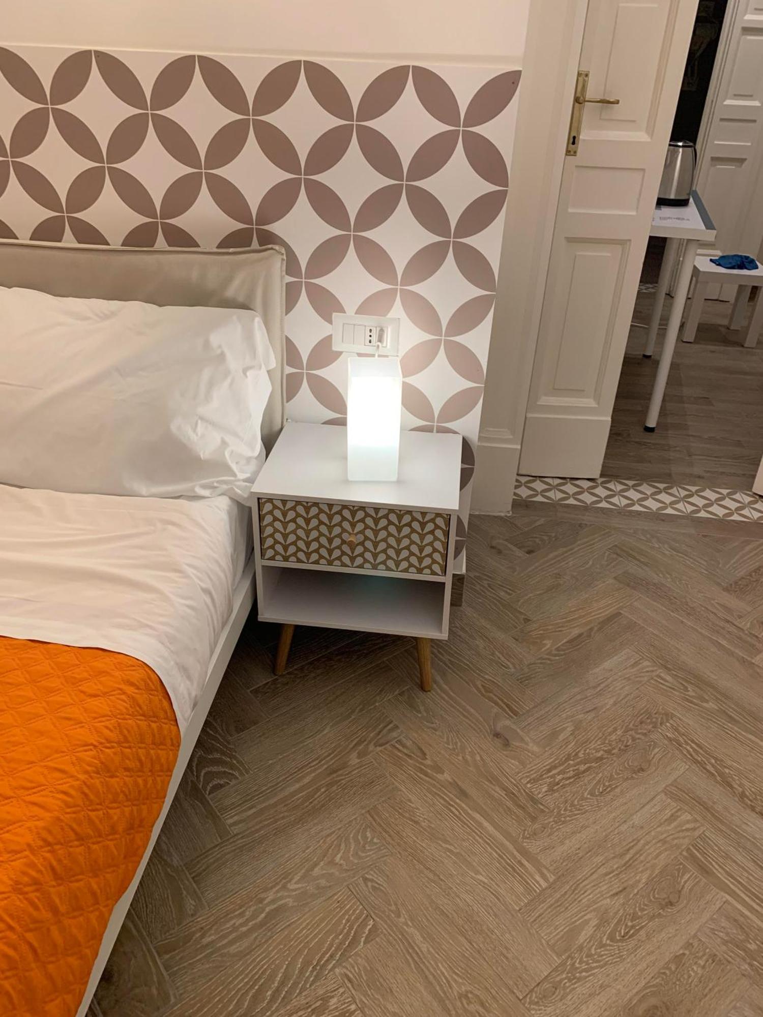 Serghouse Napoli Bagian luar foto