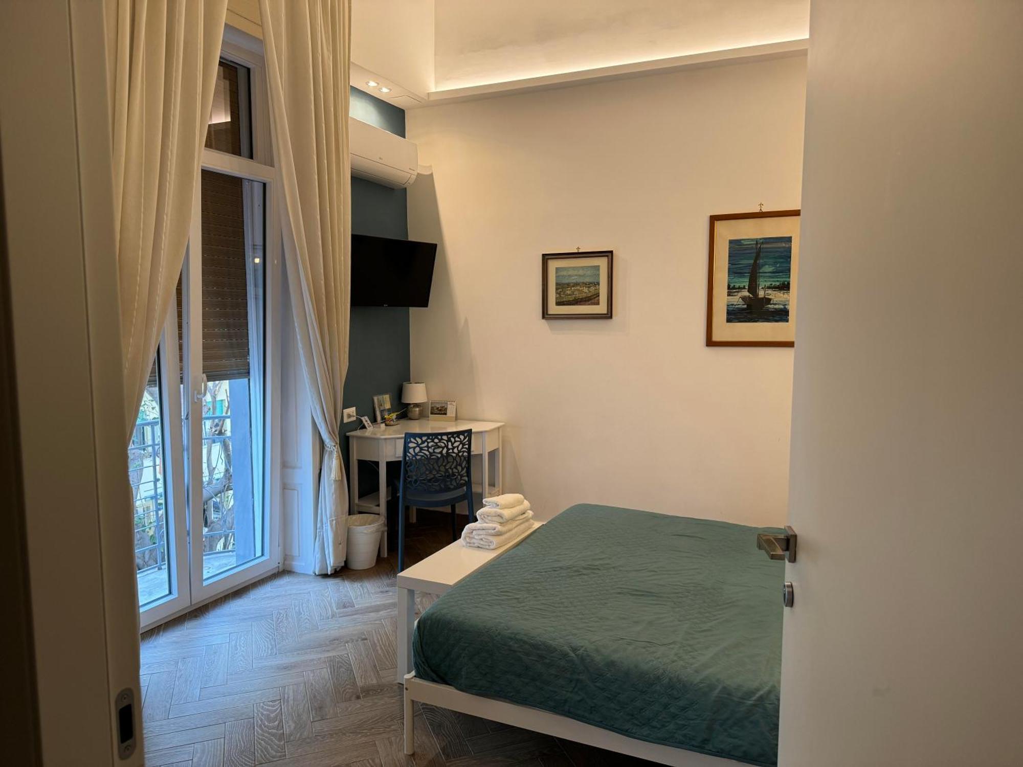 Serghouse Napoli Bagian luar foto