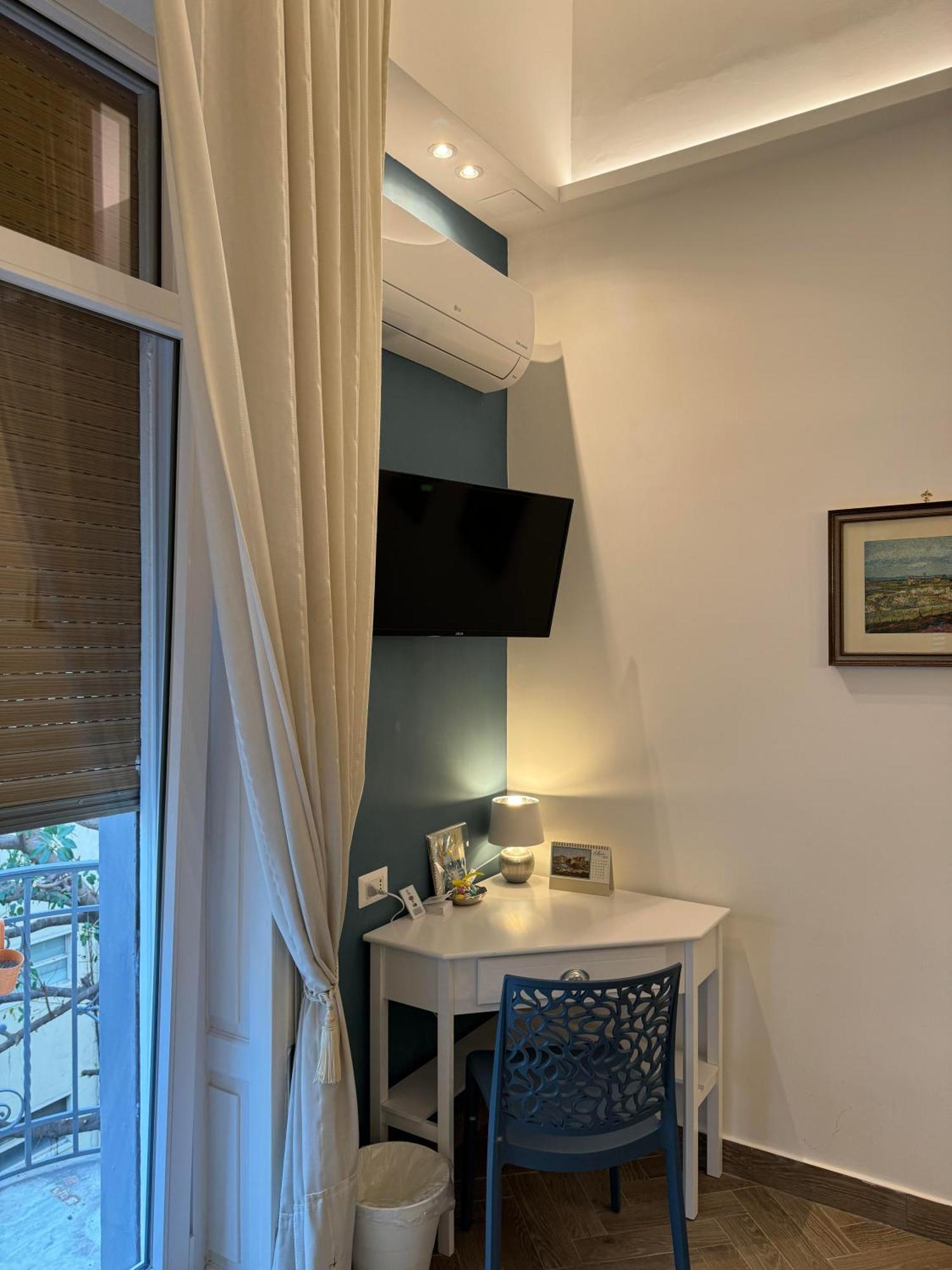 Serghouse Napoli Bagian luar foto